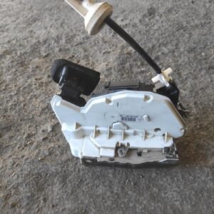 Cerradura puerta delantera derecha Volkswagen Golf VI 1.9 TDI (105 cv)