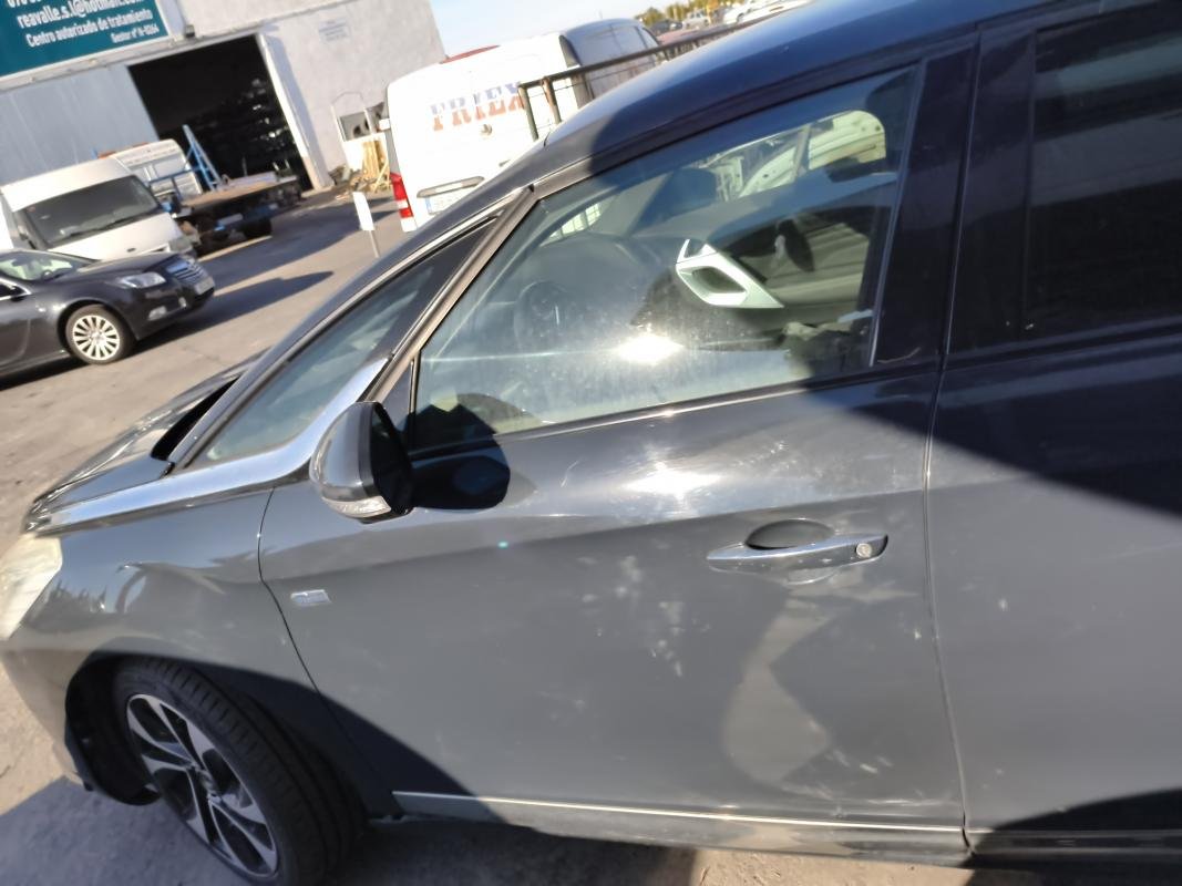 Puerta delantera izquierda Citroen DS5 2.0 HDi (160 cv) Automatico