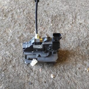 Cerradura puerta delantera izquierda Opel Corsa E 5-puertas 1.3 CDTI ECOTEC (75 cv) start/stop