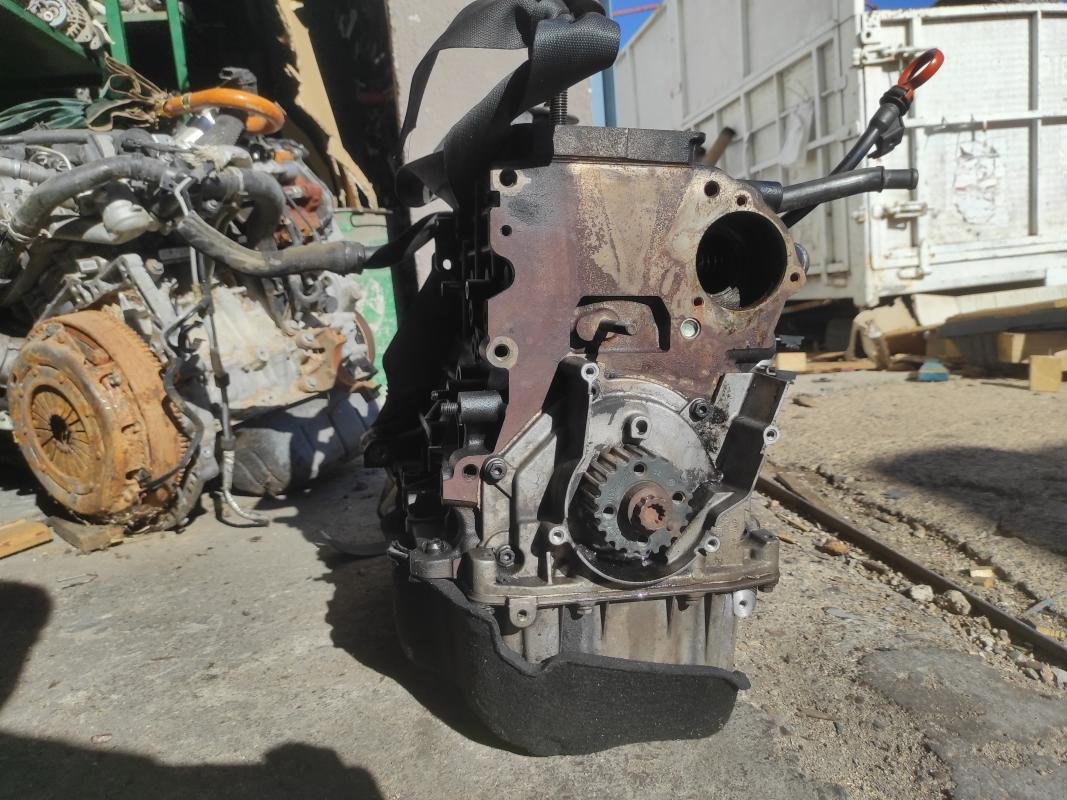 Bloque Volkswagen Passat (B6) 2.0 TDI 16V (140 cv) - Imagen 4