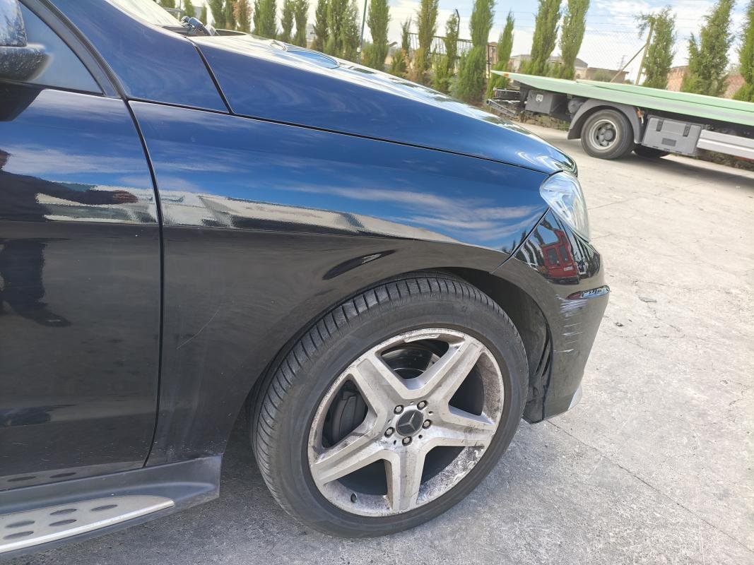 Aleta delantera derecha Mercedes Benz ML (W166) ML 350 (258 cv) BlueTEC 4MATIC G-TRONIC