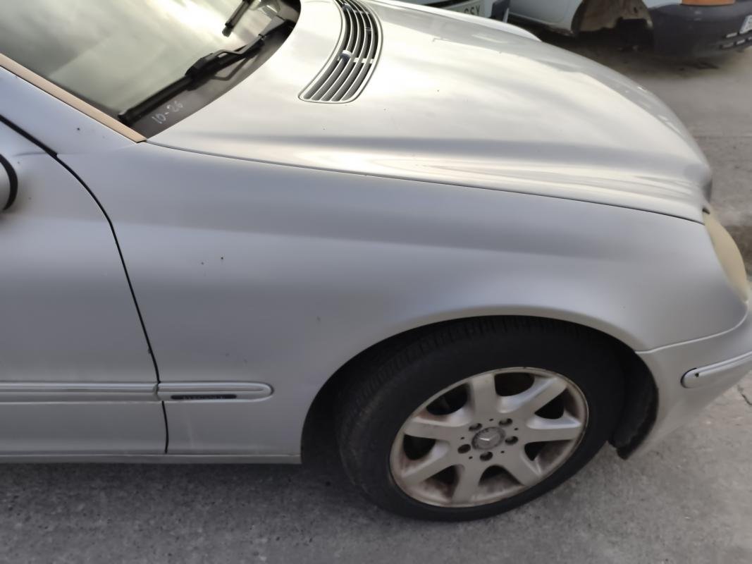 Aleta delantera derecha Mercedes Benz Clase C (W203) C 220 CDI (203.006) (143 cv)