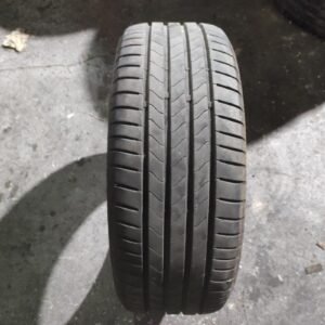 Nuemático Bridgestone 204/55R16, año 2024.